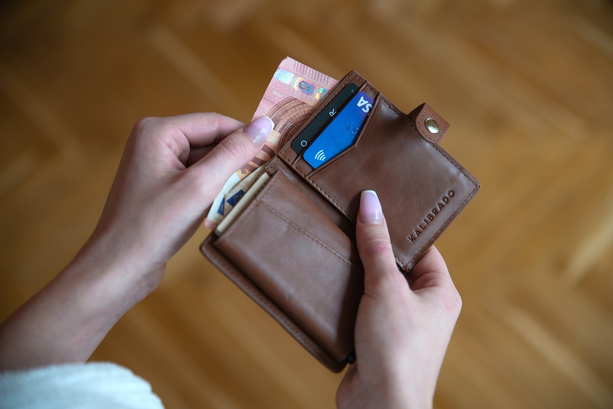 Stylish RFID-Protected Leather Travel Wallet for Women